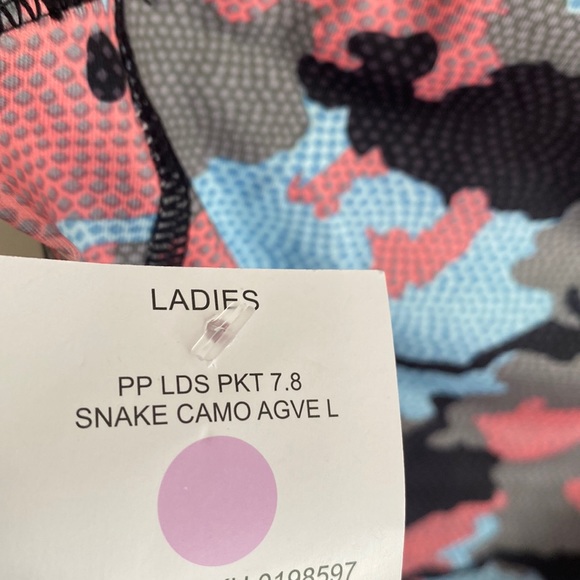 (A56) Pro Player Snake Camo in Agave Ladies Leggings, Size Large, NWT - Picture 8 of 8